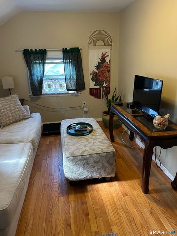 15 Earl Avenue, Hamden, CT 06514