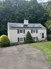 15 Earl Avenue, Hamden, CT 06514