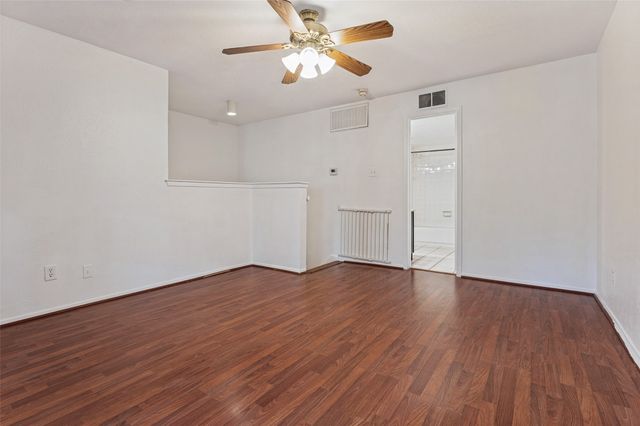 5550 SPRING VALLEY f22, Dallas, TX 75254