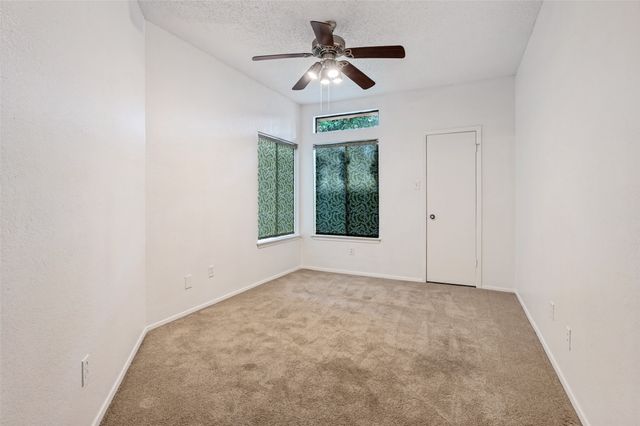 5550 SPRING VALLEY f22, Dallas, TX 75254