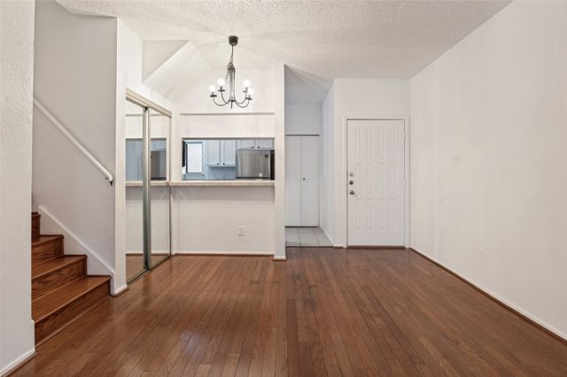 5550 SPRING VALLEY f22, Dallas, TX 75254