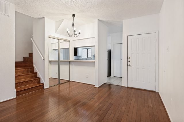 5550 SPRING VALLEY f22, Dallas, TX 75254