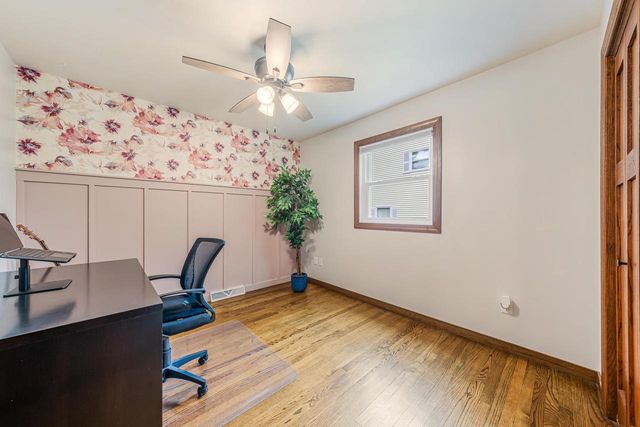 2104 HAZEL STREET, Oshkosh, WI 54901