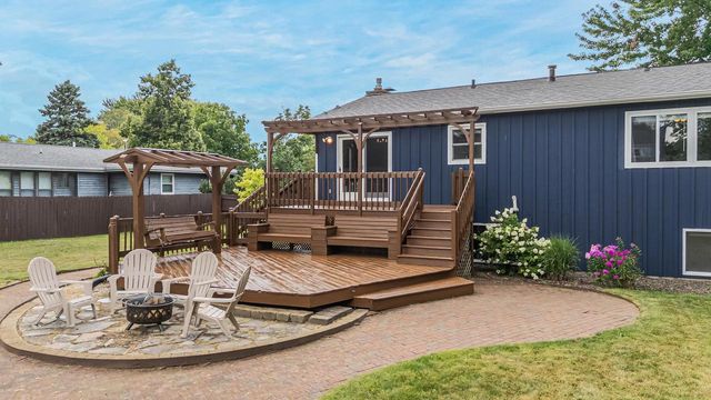 2104 HAZEL STREET, Oshkosh, WI 54901