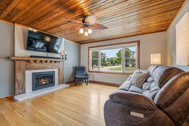 2104 HAZEL STREET, Oshkosh, WI 54901
