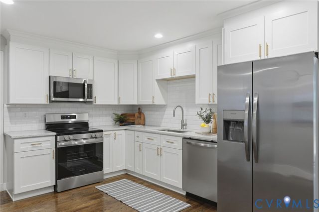 7740 Surreywood Dr, Chesterfield, VA 23235