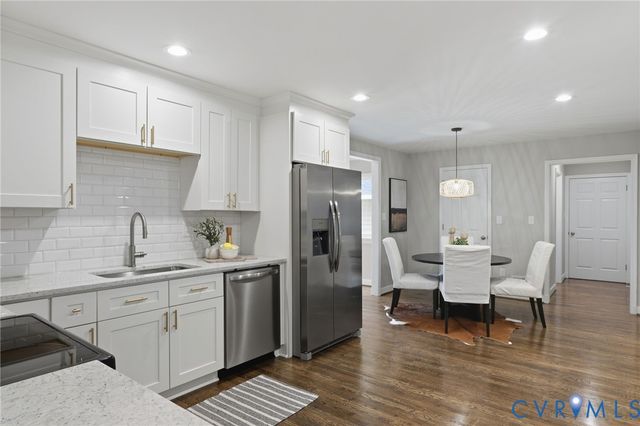 7740 Surreywood Dr, Chesterfield, VA 23235
