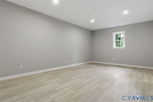 7740 Surreywood Dr, Chesterfield, VA 23235