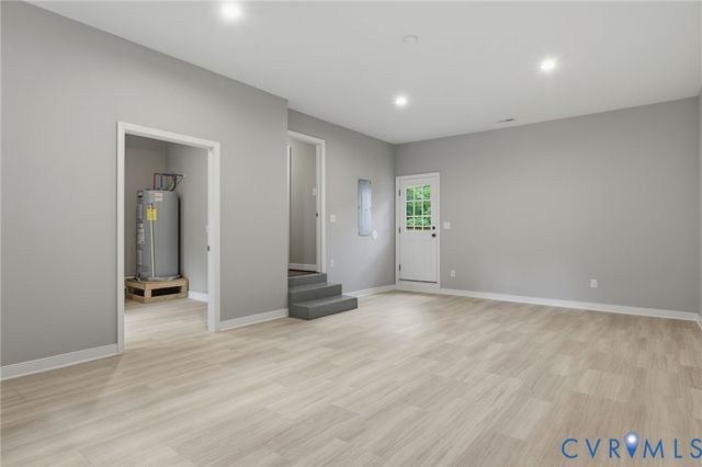 7740 Surreywood Dr, Chesterfield, VA 23235