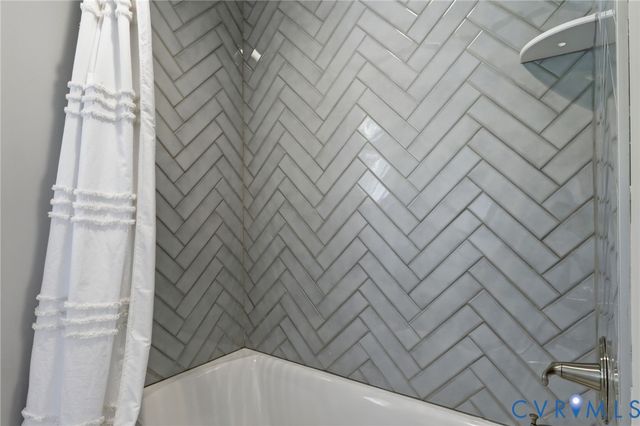 7740 Surreywood Dr, Chesterfield, VA 23235