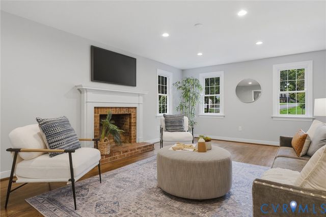 7740 Surreywood Dr, Chesterfield, VA 23235