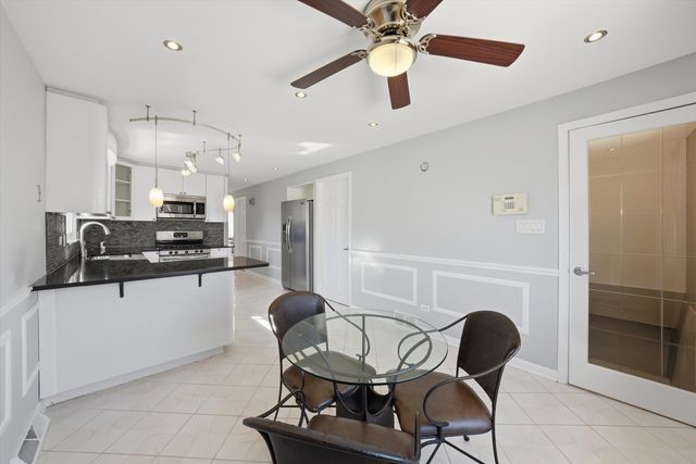 8215 Austin Avenue, Burbank, IL 60459