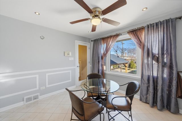 8215 Austin Avenue, Burbank, IL 60459