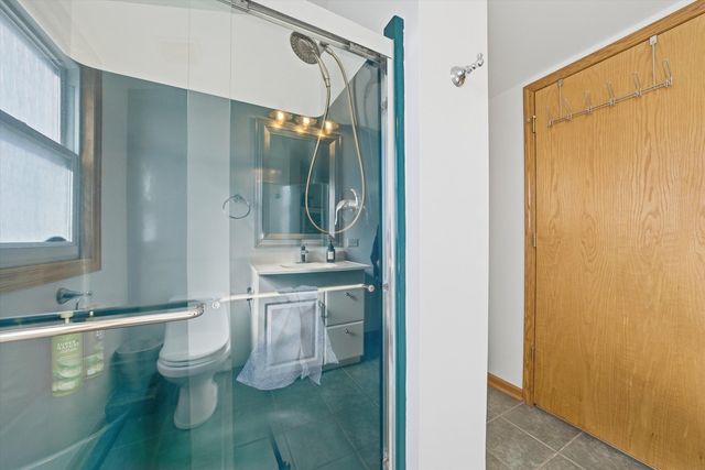 8215 Austin Avenue, Burbank, IL 60459