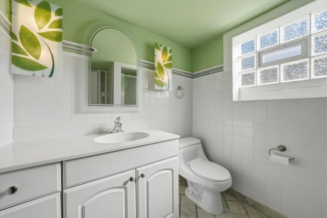 8215 Austin Avenue, Burbank, IL 60459