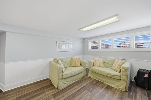 8215 Austin Avenue, Burbank, IL 60459