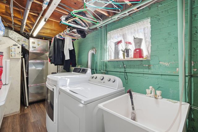 8215 Austin Avenue, Burbank, IL 60459