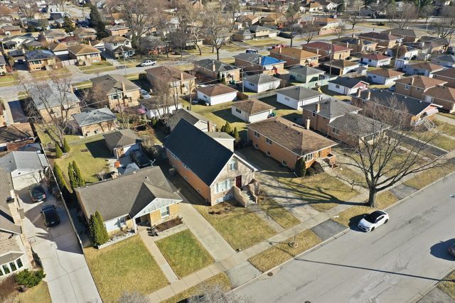 8215 Austin Avenue, Burbank, IL 60459