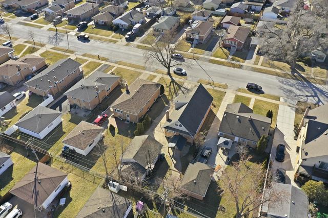 8215 Austin Avenue, Burbank, IL 60459