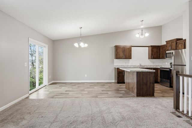 39571 Oak Park Trail, North Branch, MN 55056