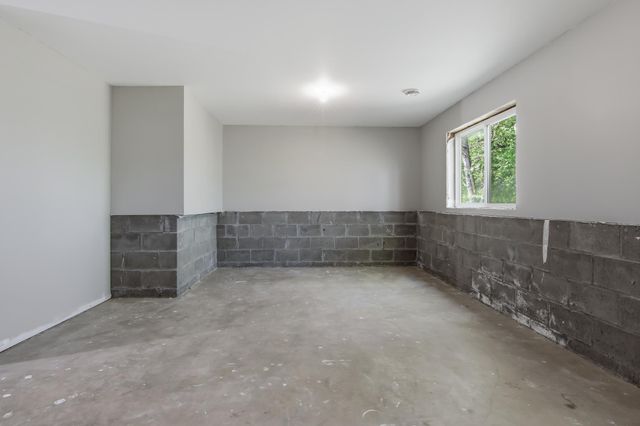 39571 Oak Park Trail, North Branch, MN 55056