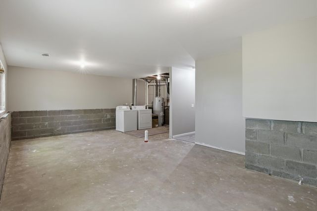 39571 Oak Park Trail, North Branch, MN 55056