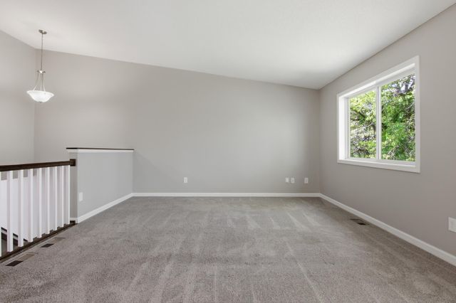 39571 Oak Park Trail, North Branch, MN 55056