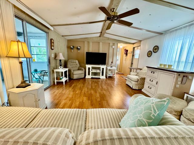 8814 40th Terrace S, Boynton Beach, FL 33436