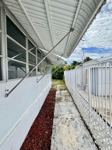 8814 40th Terrace S, Boynton Beach, FL 33436