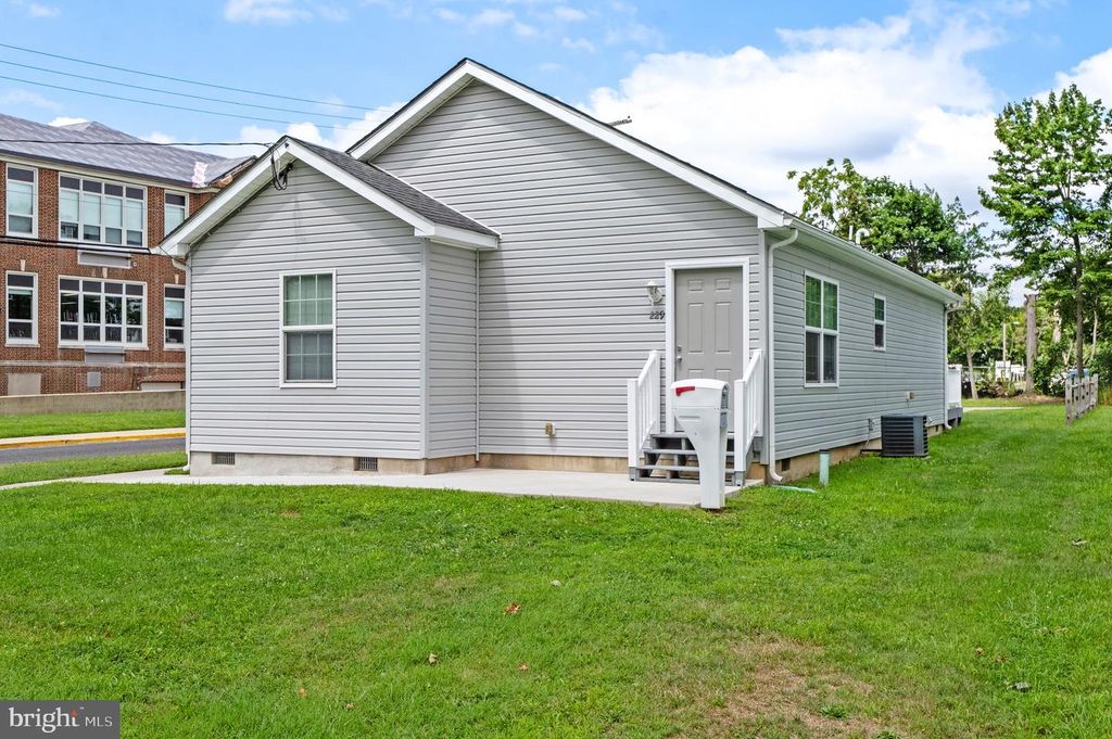 229 CHURCH ST, Williamstown, NJ 08094