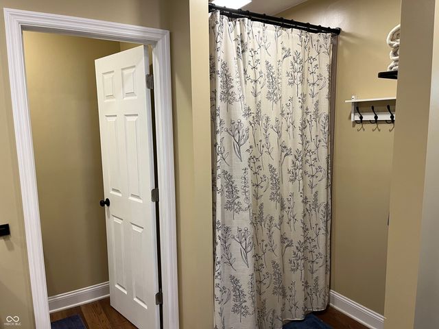 450 S Valley Lane, Greenwood, IN 46142
