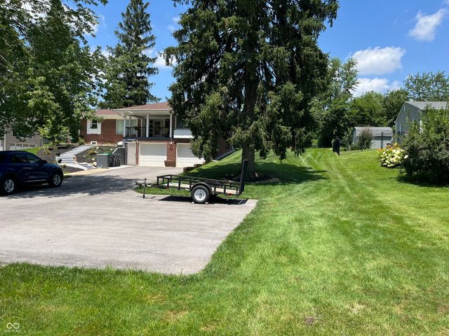 450 S Valley Lane, Greenwood, IN 46142