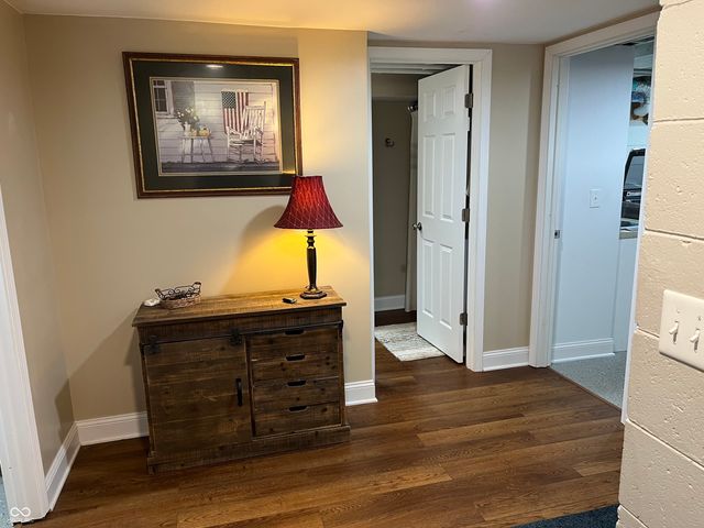 450 S Valley Lane, Greenwood, IN 46142