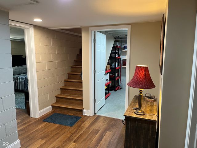 450 S Valley Lane, Greenwood, IN 46142
