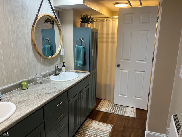 450 S Valley Lane, Greenwood, IN 46142