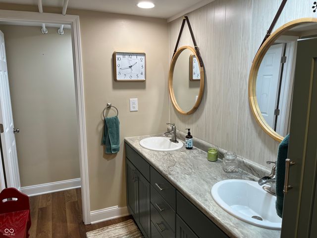 450 S Valley Lane, Greenwood, IN 46142