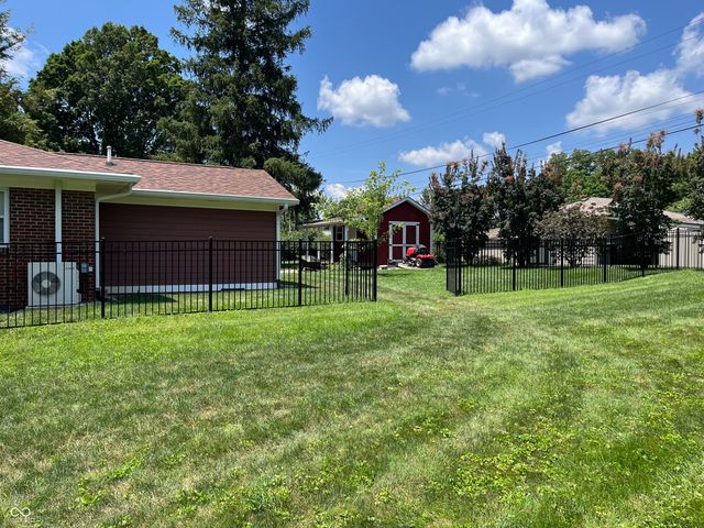 450 S Valley Lane, Greenwood, IN 46142