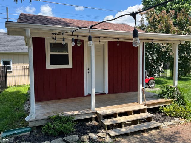 450 S Valley Lane, Greenwood, IN 46142