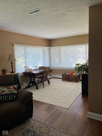 450 S Valley Lane, Greenwood, IN 46142