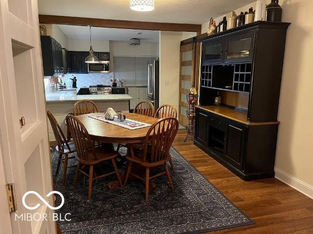 450 S Valley Lane, Greenwood, IN 46142