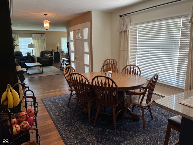 450 S Valley Lane, Greenwood, IN 46142