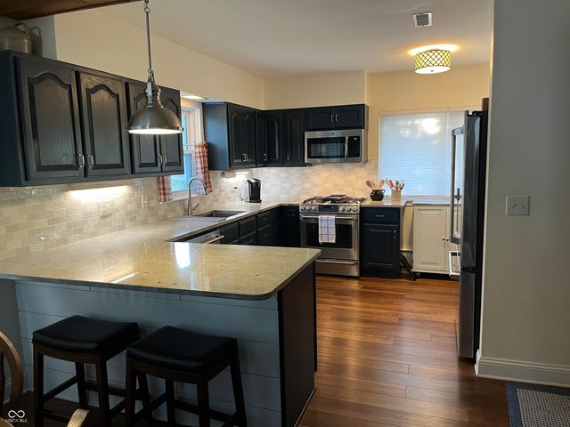 450 S Valley Lane, Greenwood, IN 46142