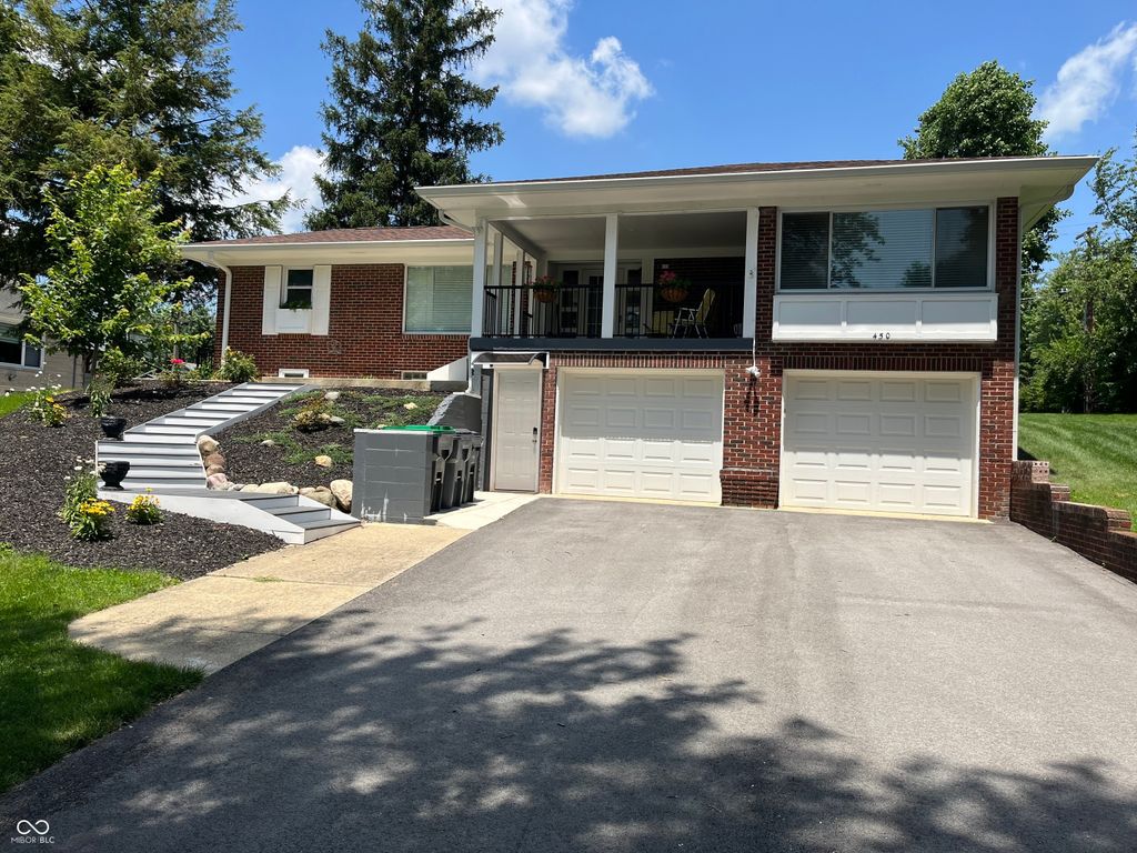 450 S Valley Lane, Greenwood, IN 46142
