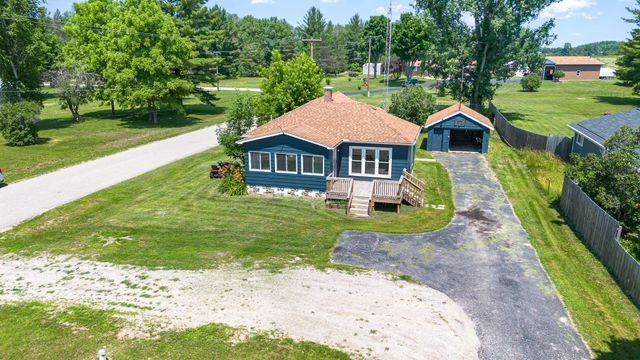 7388 W Esmond Road, Hale, MI 48739