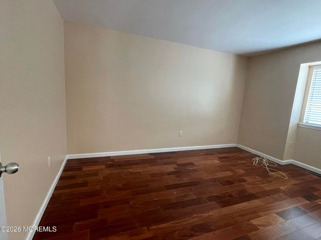 19 Clavendon Court, Middletown, NJ 07748