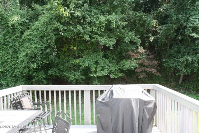 19 Clavendon Court, Middletown, NJ 07748