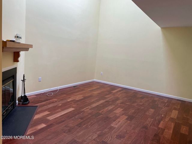 19 Clavendon Court, Middletown, NJ 07748
