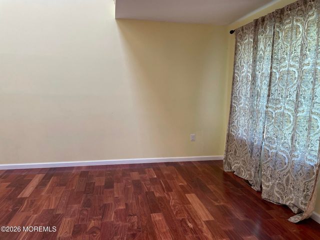 19 Clavendon Court, Middletown, NJ 07748