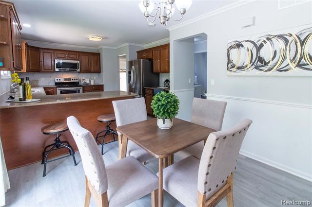 6910 Leytonstone Boulevard, West Bloomfield, MI 48322