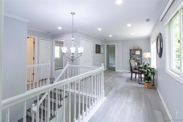 6910 Leytonstone Boulevard, West Bloomfield, MI 48322